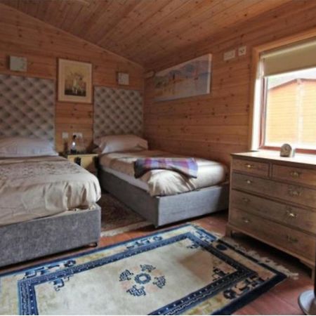Astbury Falls Luxury Retreats Eardington 外观 照片