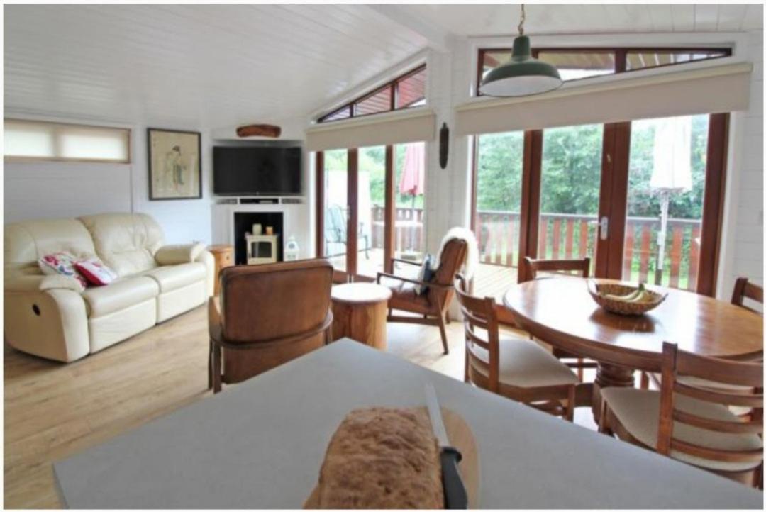 Astbury Falls Luxury Retreats Eardington 外观 照片