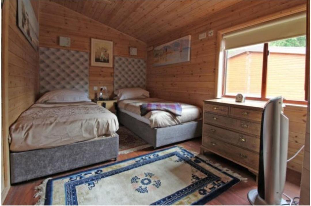 Astbury Falls Luxury Retreats Eardington 外观 照片