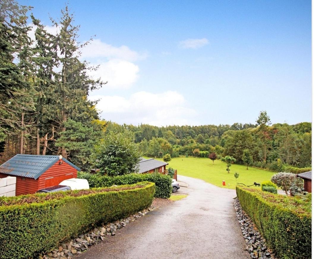 Astbury Falls Luxury Retreats Eardington 外观 照片